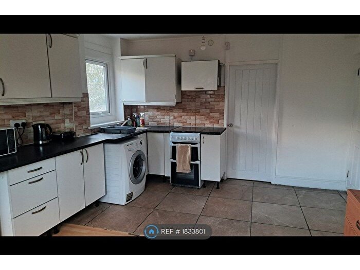 3 Bedroom Flat To Rent In Norton Tower, Birmingham, B1