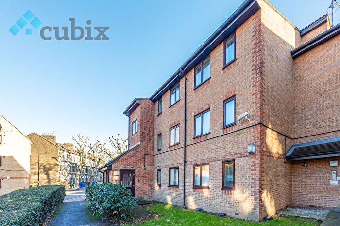 1 Bedroom Flat For Sale In John Maurice Close, London, SE17