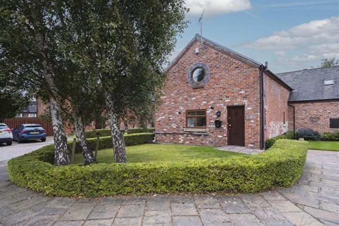 3 Bedroom Barn Conversion To Rent In Farm Road, Oakmere, CW8
