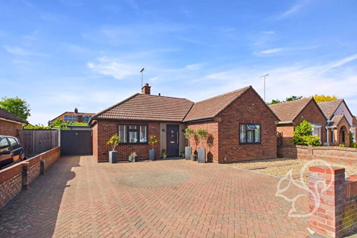 3 Bedroom Detached Bungalow For Sale In Hills Crescent, Colchester, CO3