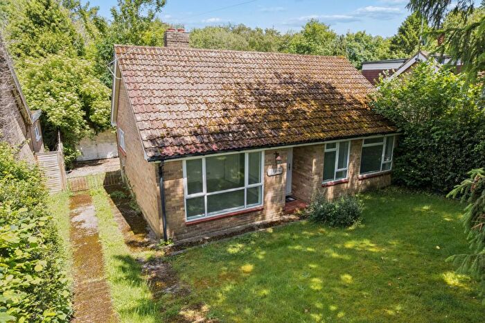 3 Bedroom Property For Sale In Chiltern Road, Ballinger, HP16