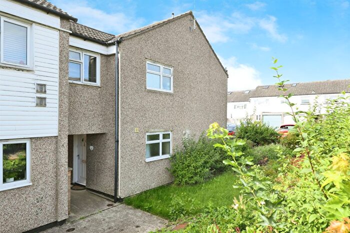 2 Bedroom Flat For Sale In Tithelands, Harlow, CM19