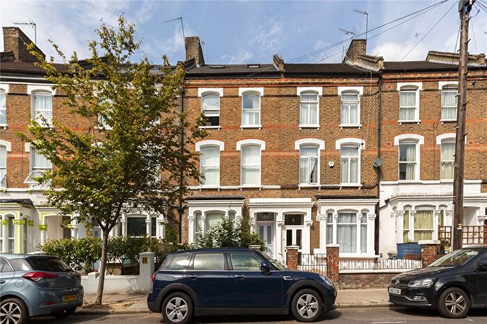 2 Bedroom Flat To Rent In St. Thomas's Road, North Highbury, Islington, London, N4