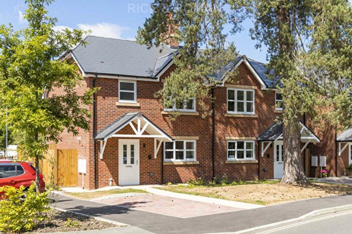 2 Bedroom Retirement Property To Rent In Lynwood Village, Ascot, SL5