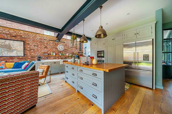 4 Bedroom House To Rent In Greenham Road, Muswell Hill, London, N10