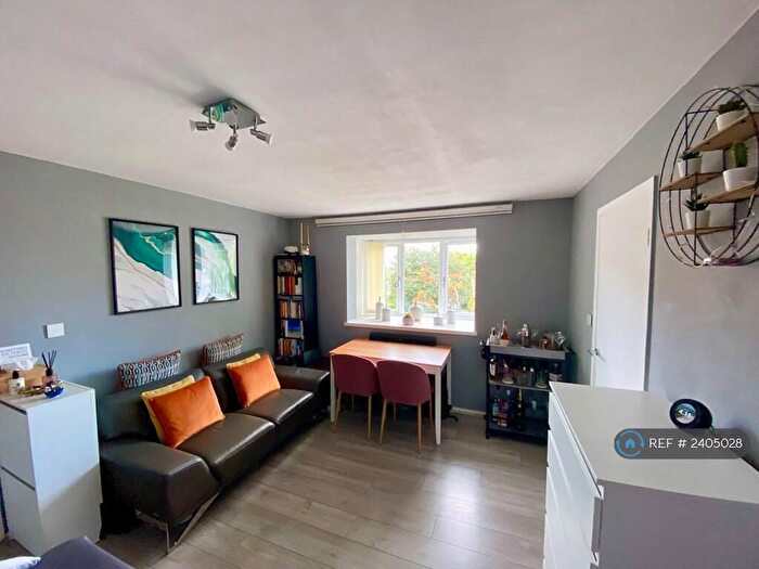 Studio To Rent In Cambridge Gardens, London, N10