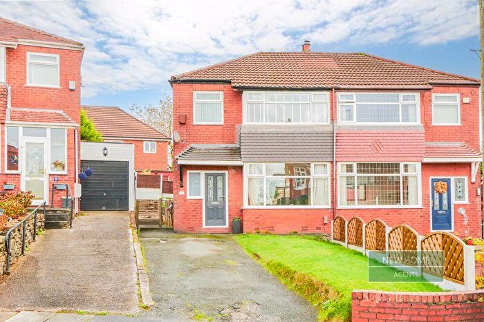3 Bedroom Semi Detached House For Sale In Towncroft Avenue, Middleton, Manchester, M24
