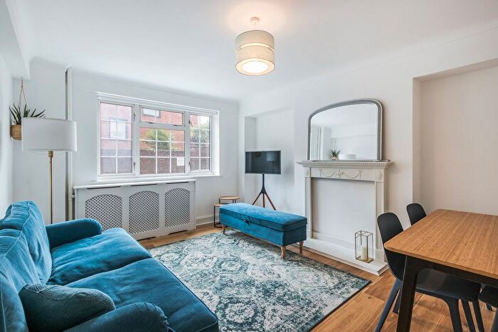 2 Bedroom Flat For Sale In Goldhawk Road, Stamford Brook, Hammersmith, W6