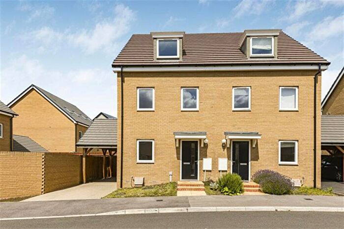 3 Bedroom Semi-Detached House To Rent In Wycombe Close, Littlemore, Oxford, Oxford, OX4