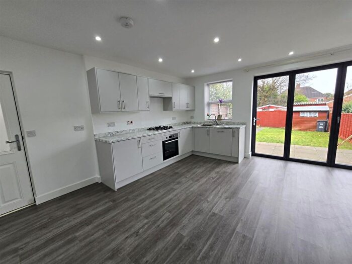 4 Bedroom Terraced House To Rent In Ridgacre Road, Quinton, Birmingham, B32