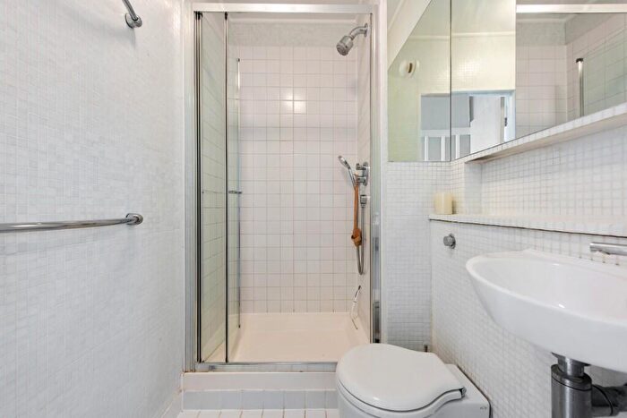 1 Bedroom Flat For Sale In Fitzroy Road, London, NW1