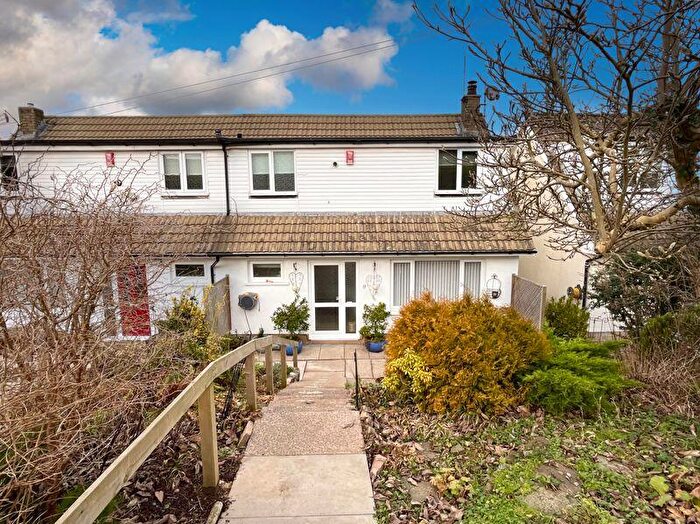 3 Bedroom Semi-Detached House For Sale In Chapel Close, Cowbridge, The Vale Of Glamorgan, CF71