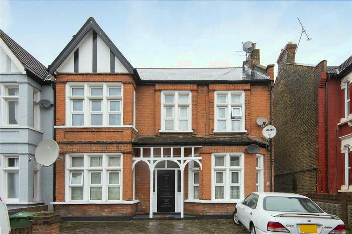 1 Bedroom Property To Rent In Chadwick Road, Leytonstone, London, E11