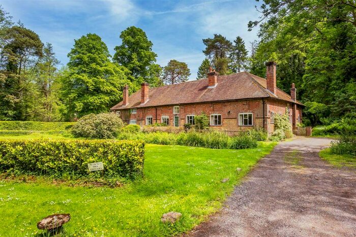 3 Bedroom Semi-Detached House To Rent In Thorncombe Street, Bramley, Guildford, GU5