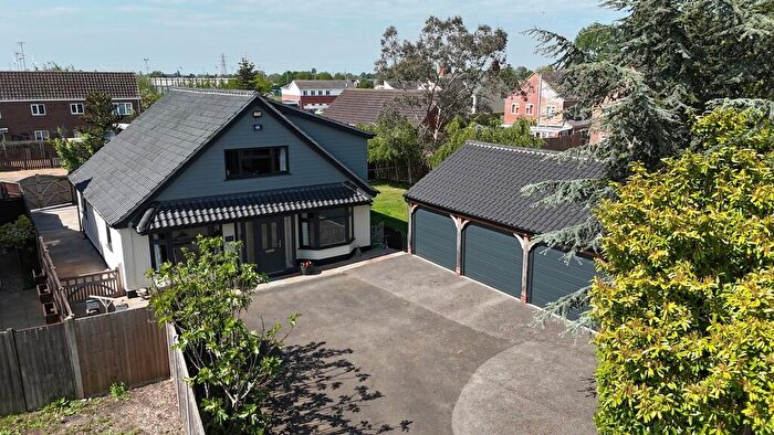 3 Bedroom Detached Bungalow For Sale In Wootton Road, Gaywood, PE30