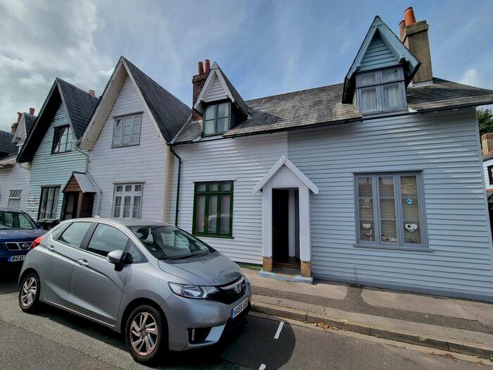 2 Bedroom Cottage To Rent In Ferrol Road, Gosport, PO12