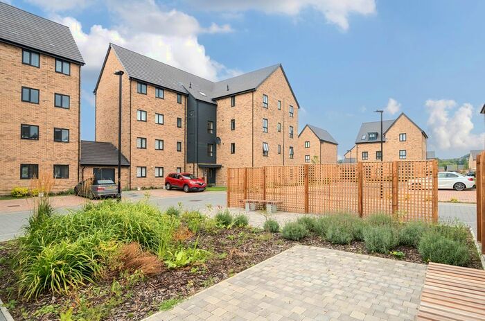 2 Bedroom Flat To Rent In Semington Strand, Swindon, SN1