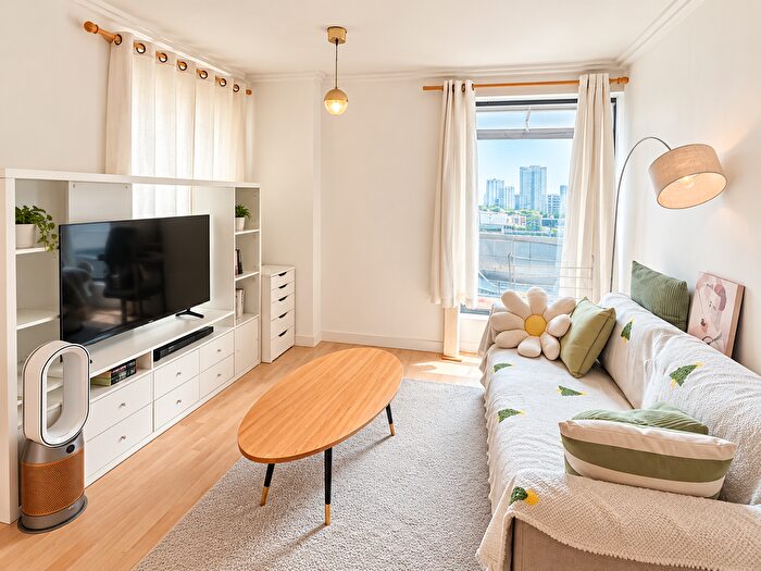 1 Bedroom Flat To Rent In Victoria Road, London, W3