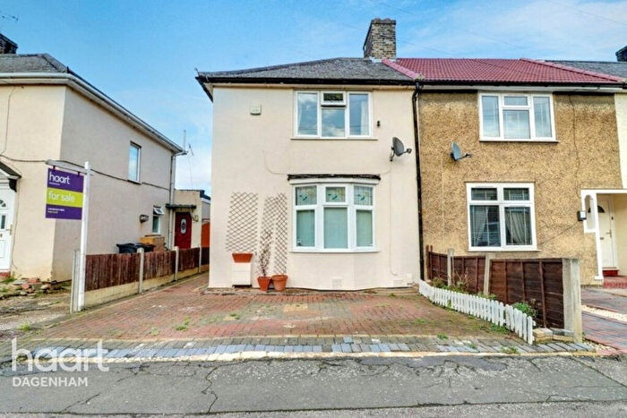 2 Bedroom End Of Terrace House For Sale In Fitzstephen Road, Dagenham, RM8
