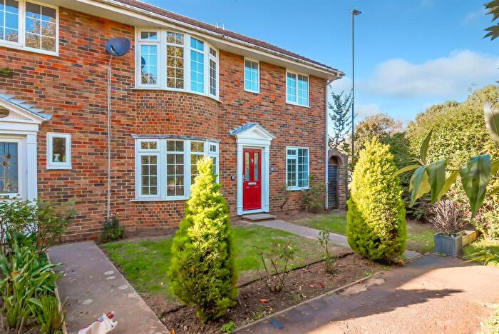 5 Bedroom End Of Terrace House For Sale In Cornfield Close, Littlehampton, BN17