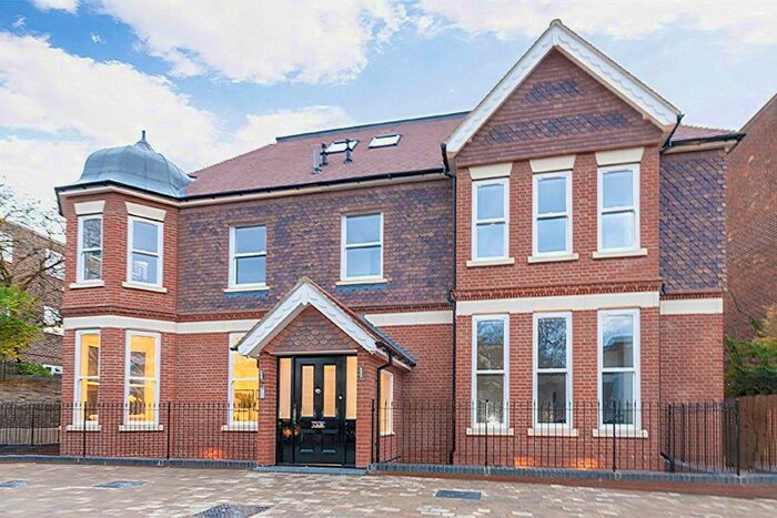 2 Bedroom Flat To Rent In Eaton Rise, London, W5