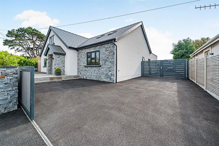 5 Bedroom Detached Bungalow For Sale In Swansea Road, Gorseinon, Swansea, SA4