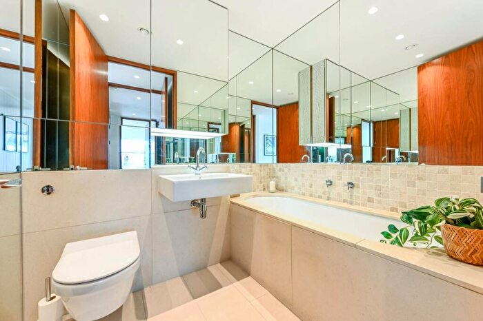 3 Bedroom Flat To Rent In Oval Road, Camden, London, NW1