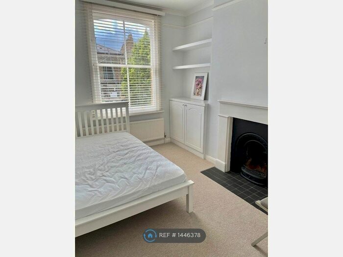 2 Bedroom Flat To Rent In Bassein Park Road (First Floor ), London, W12