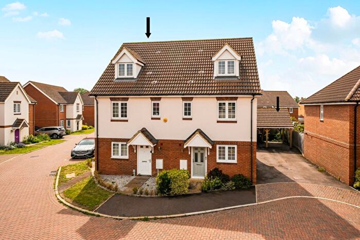 4 Bedroom Semi-Detached House For Sale In Drovers Lane, Stotfold, SG5
