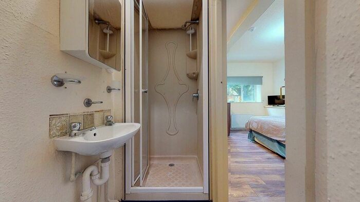 1 Bedroom Flat To Rent In Chatsworth Road, London, NW2