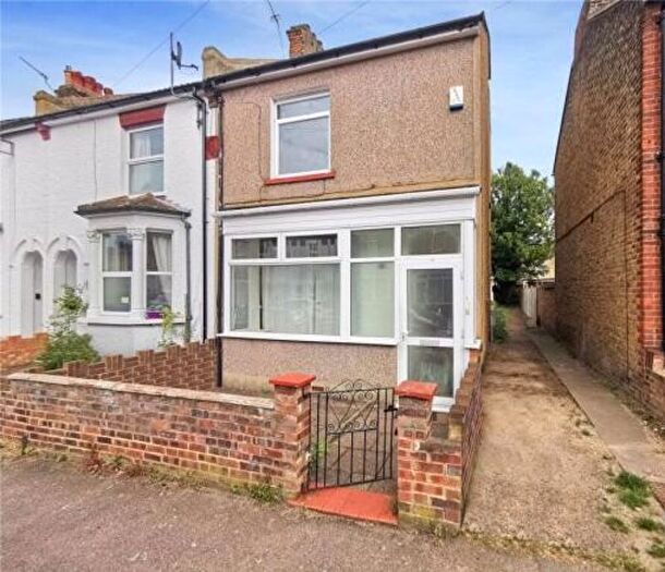 3 Bedroom End Of Terrace House To Rent In Nelson Road, Dartford, DA1