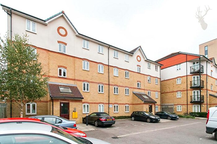 2 Bedroom Flat To Rent In St. Pauls Way, Bow, London, E3