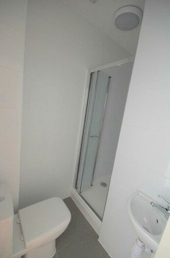 1 Bedroom Flat To Rent In Bank Parade, Burnley, BB11