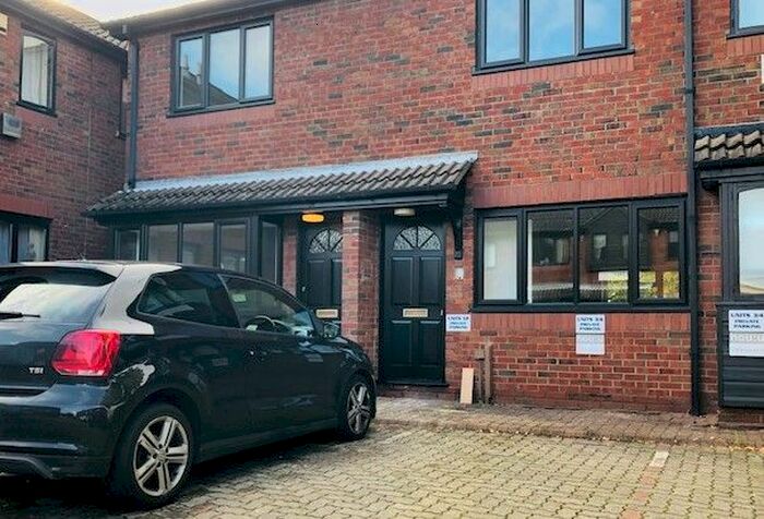 2 Bedroom End Of Terrace House To Rent In The Courtyard, East Park, Crawley, RH10