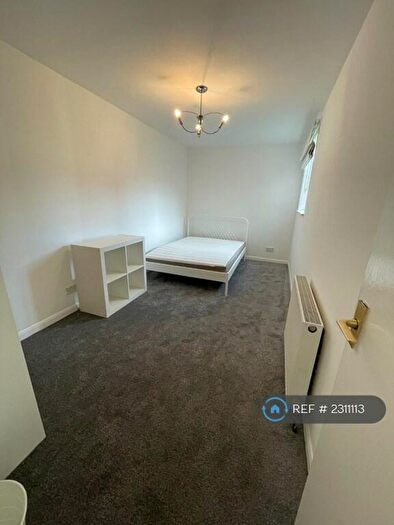 2 Bedroom Flat To Rent In Gogarloch Syke, Edinburgh, EH12