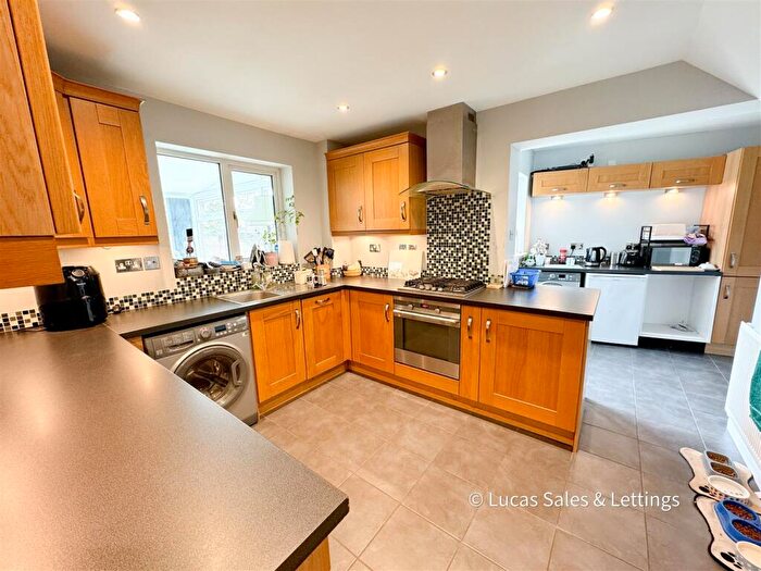 3 Bedroom End Of Terrace House For Sale In Brambleside, Kettering, NN16