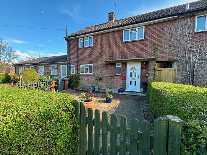 3 Bedroom Terraced House For Sale In Manor Road, London Colney, AL2