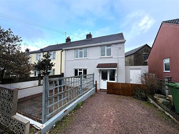 3 Bedroom Semi-Detached House For Sale In Coverham Close, Berry Hill, Coleford, GL16