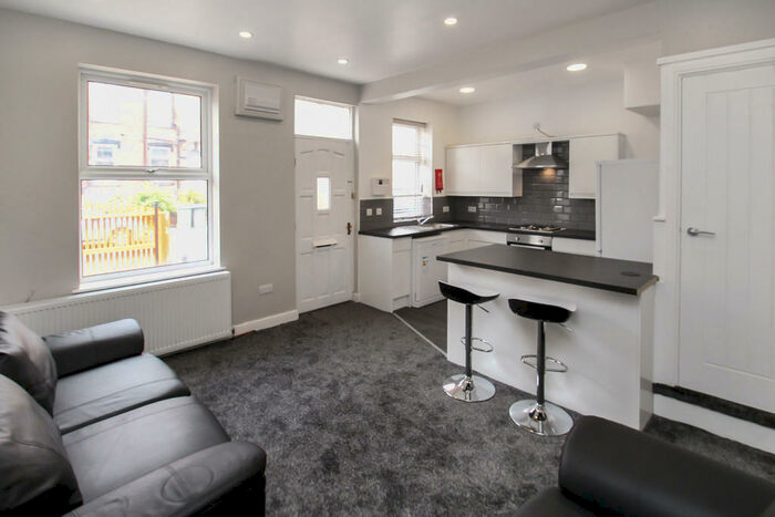 3 Bedroom Terraced House To Rent In Beechwood Terrace, LS4