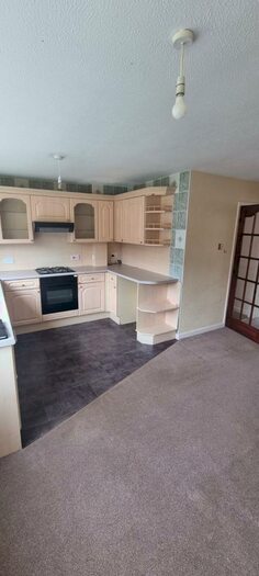 3 Bedroom House To Rent In Matford Close, Bristol, BS10