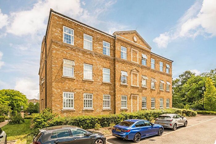 2 Bedroom Flat For Sale In Chadwick Place, Surbiton, KT6