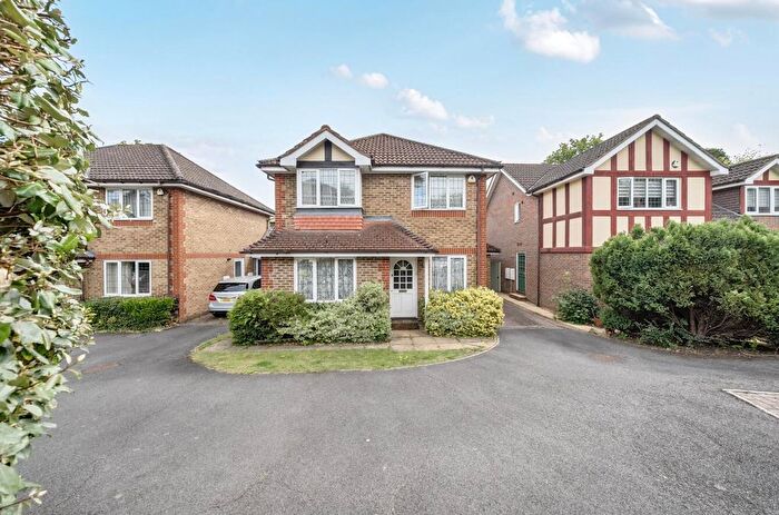 4 Bedroom Detached House For Sale In Applewood Close, Ickenham, UB10