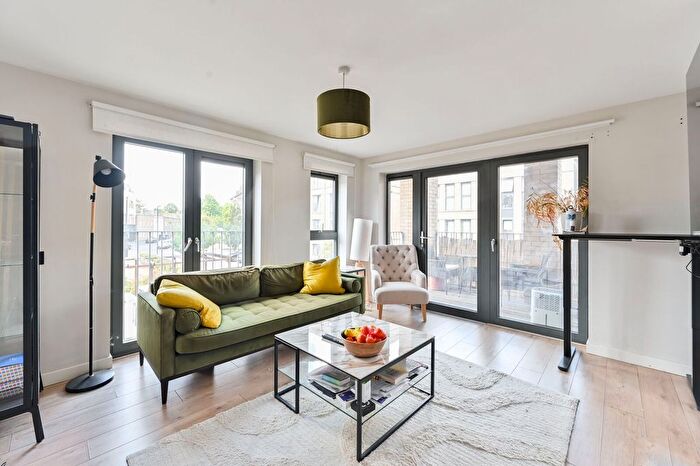 1 Bedroom Flat For Sale In Bourbon Road, Oval, London, SW9