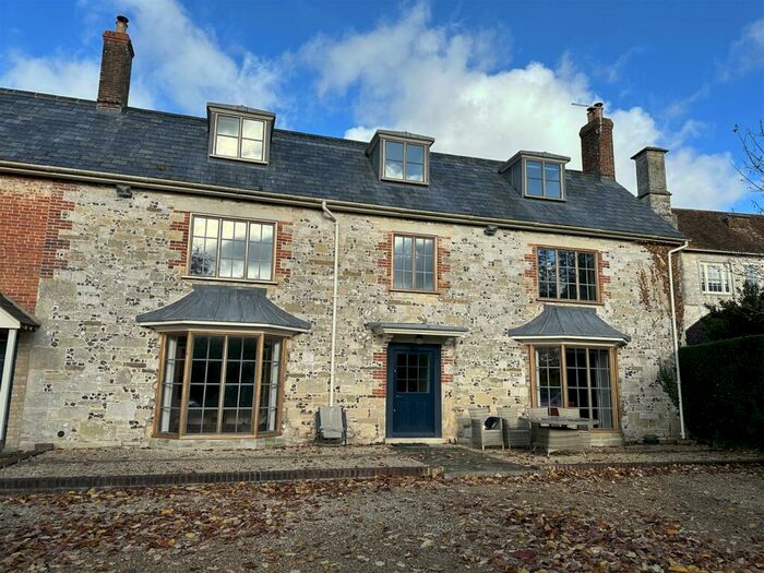 5 Bedroom Farm House To Rent In Wylye Valley, BA12