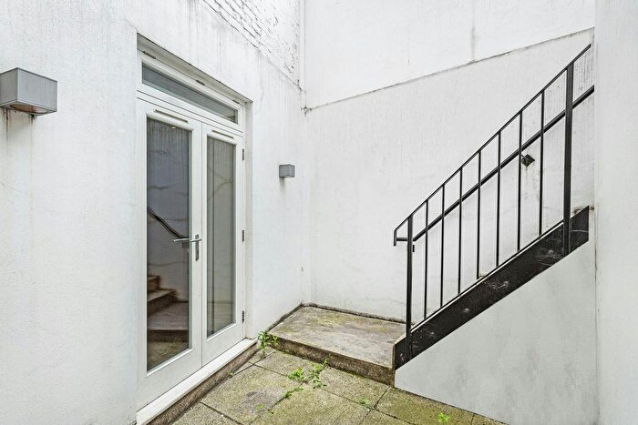 1 Bedroom Flat To Rent In Fulham Road, London, SW10