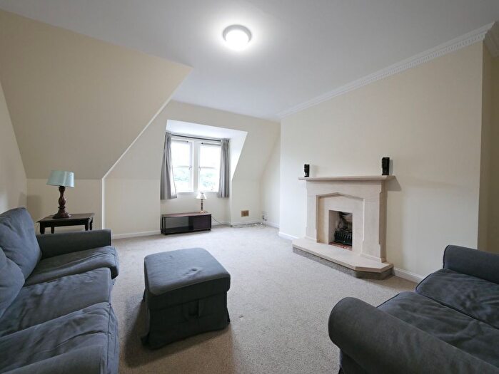 2 Bedroom Flat To Rent In Mortonhall Road, Grange, Edinburgh, EH9