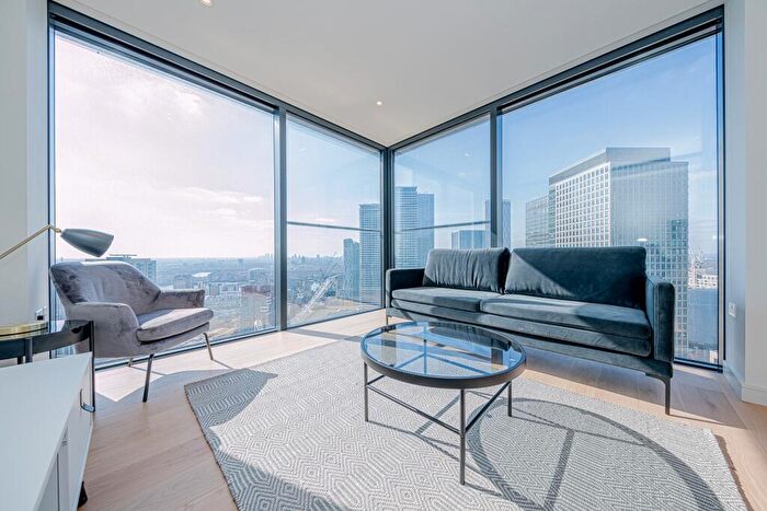 2 Bedroom Apartment To Rent In Apartment, Hampton Tower, Marsh Wall, London, E14