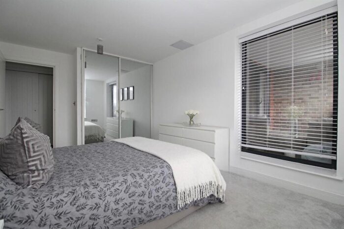 2 Bedroom Flat For Sale In Charles Court, Margate, CT9