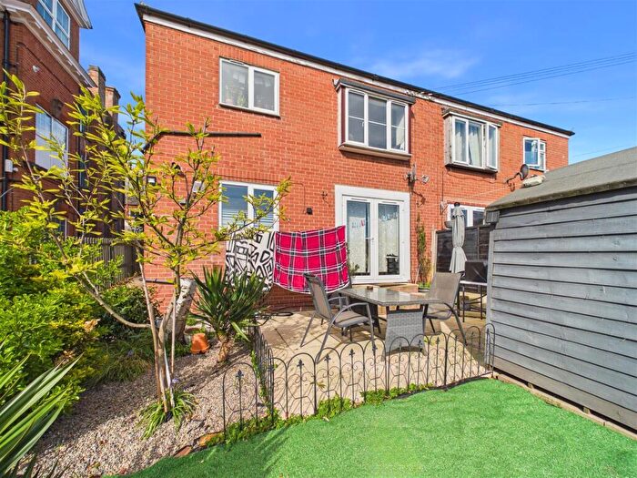 2 Bedroom Maisonette To Rent In Cambria Mews, Nottingham, NG3