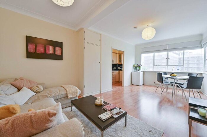 1 Bedroom Flat To Rent In Prince Albert Road, St John's Wood, London, NW8